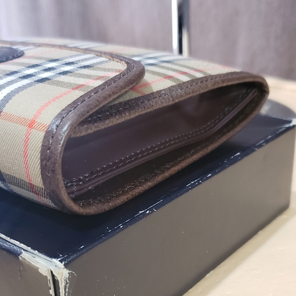 Burberry 3️⃣5️⃣0️⃣ Burberry's Clutch bag with box - Picture 10 of 11